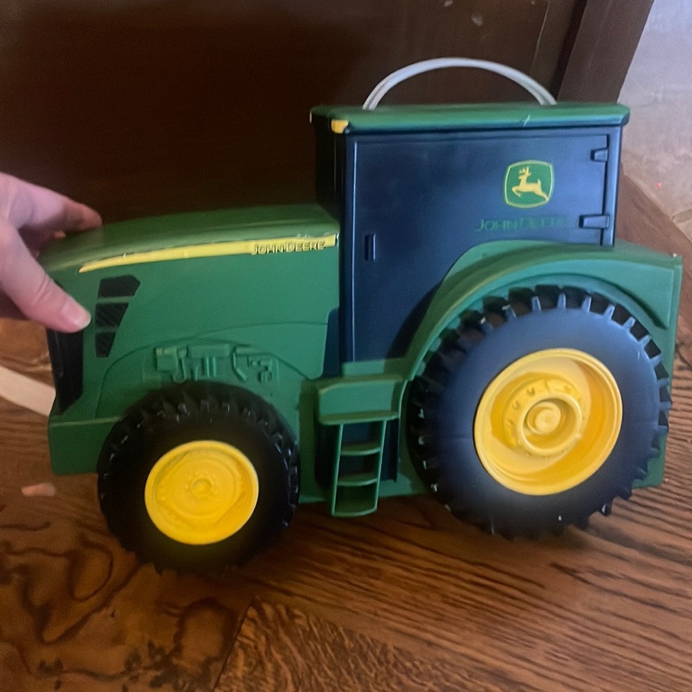 John Deere Greene hard back Case!!